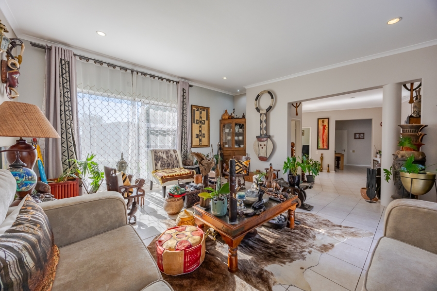 6 Bedroom Property for Sale in Vergesig Western Cape